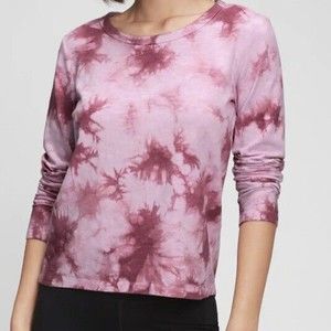GAP Women's Size Medium. Crew-Neck Long Sleeve ForeverSoft Pink Tie-Dye T-Shirt.